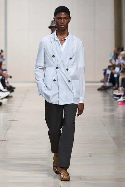 Look 13